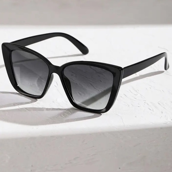 Luxe tortoiseshell cat eye sunglasses - Picture 5 of 11